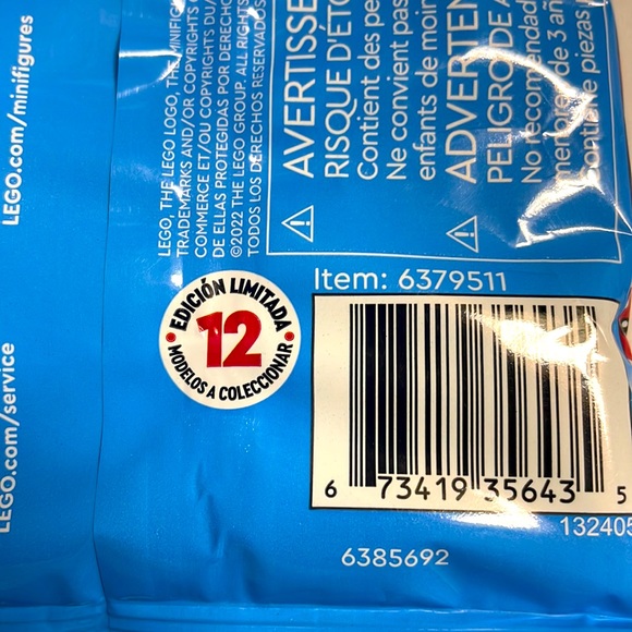 Lego Series 22 Troubadour Col388 - Picture 5 of 7